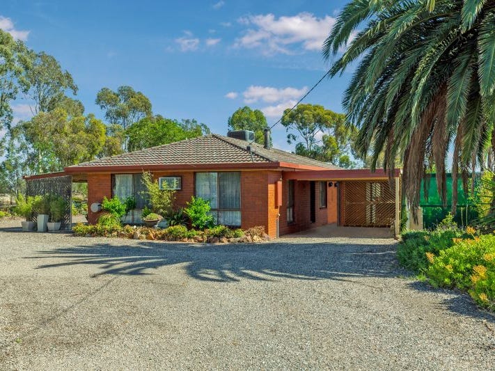 24 32 Main Street, Sebastian, Vic 3556 Property Details