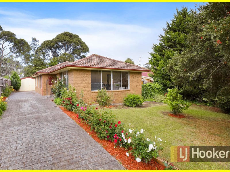 33 Chalcot Drive, Endeavour Hills, VIC 3802