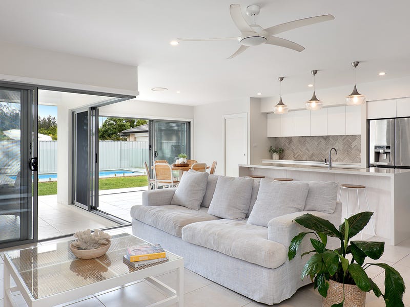 16 Serenity Bay Road, Emerald Beach, NSW 2456