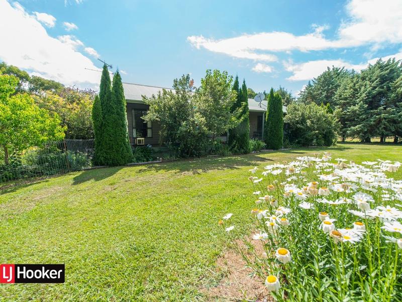 825 Barry Road, Hanging Rock, NSW 2340
