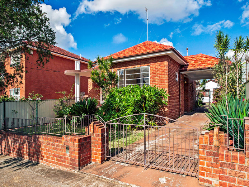 172 William St, Earlwood, NSW 2206 Property Details