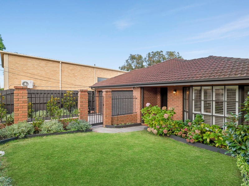 1/1 College Grove, Black Rock, Vic 3193 1/1 College Grove, Black Rock, Vic 3193