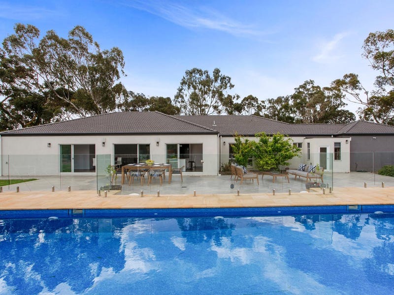 174 Milburn Road, Keilor, Vic 3036 House for Sale