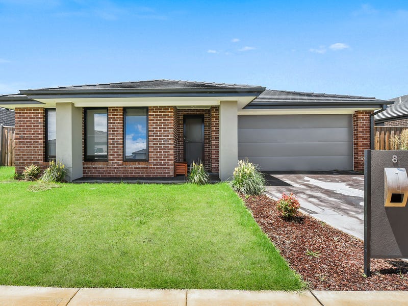 8 Pebblestone Circuit, Clyde North, VIC 3978 - realestate.com.au