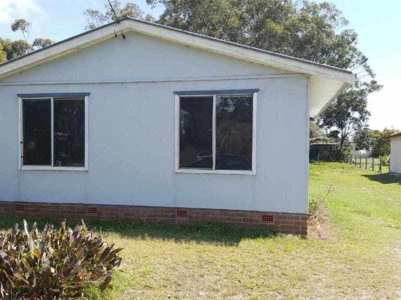 10 Third Avenue, Stuarts Point, NSW 2441