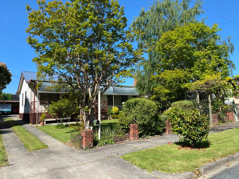 3 Hamilton Cres, Corryong, VIC 3707