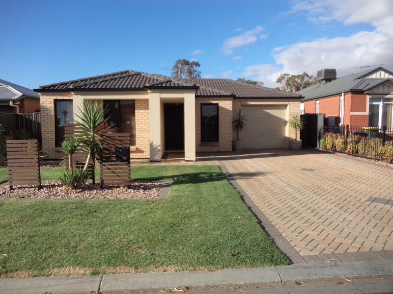 111 Lakeside Drive, Andrews Farm, SA 5114