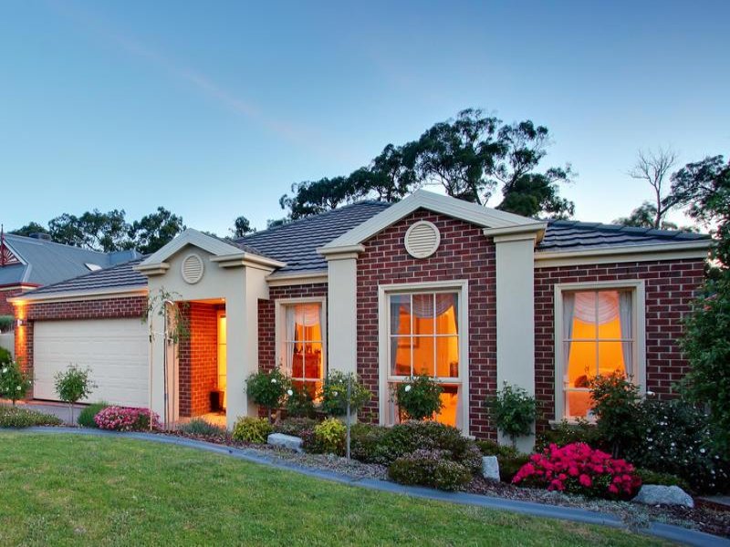 18 Valley Park Drive, Mooroolbark, Vic 3138 Property Details