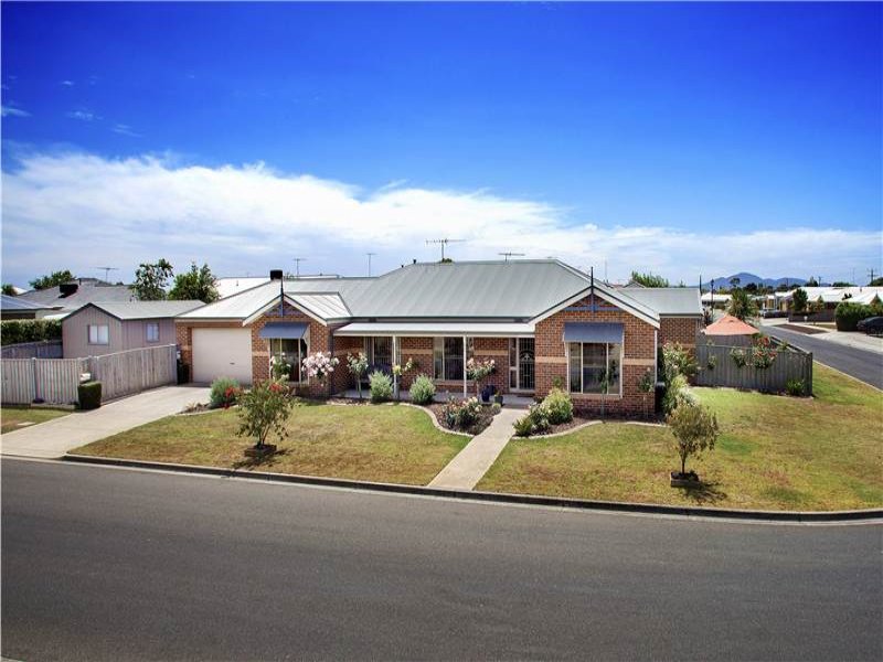 18 Greenleaf Drive, Lara, Vic 3212 Property Details