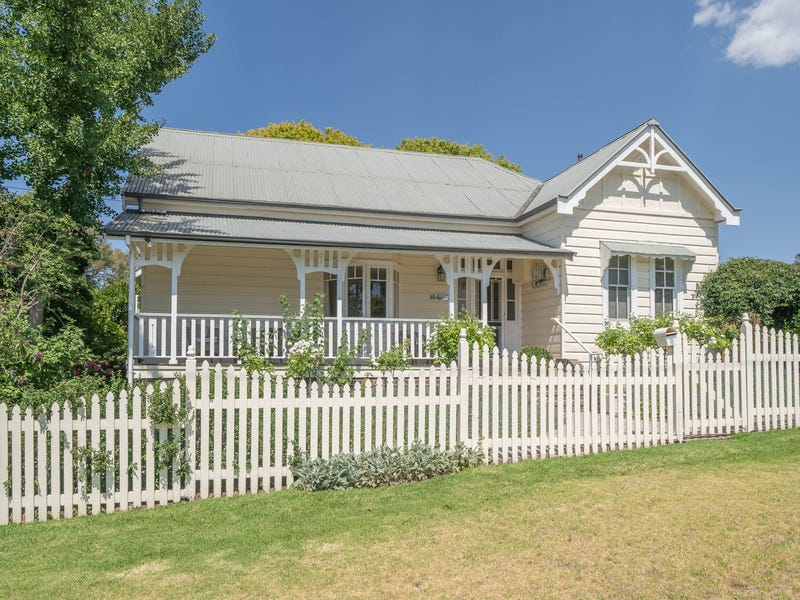4 Park Street, Uralla, NSW 2358
