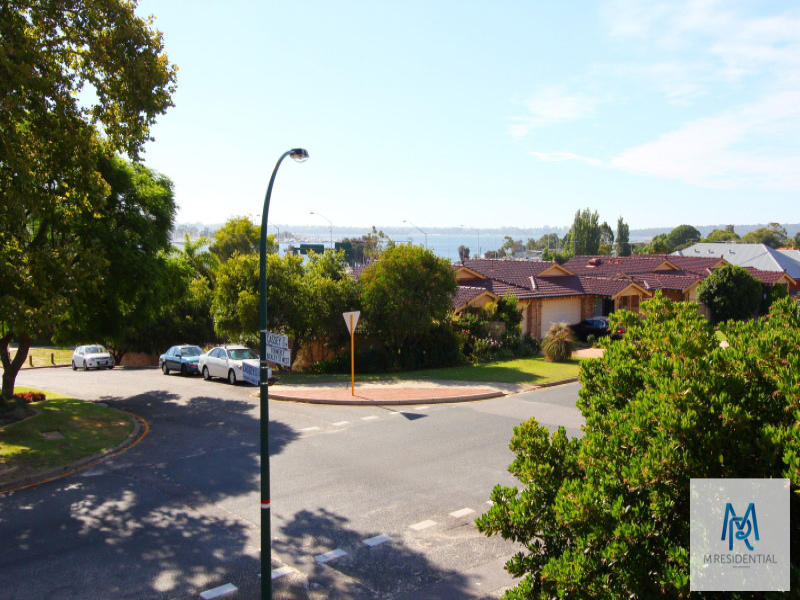 68 Leonora Street, Como, WA 6152 Property Details