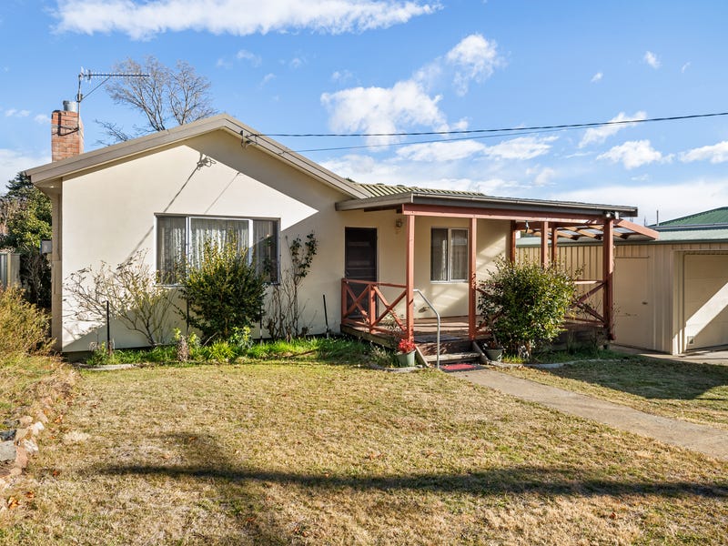 17 Mawson Street, Cooma, NSW 2630 House for Sale