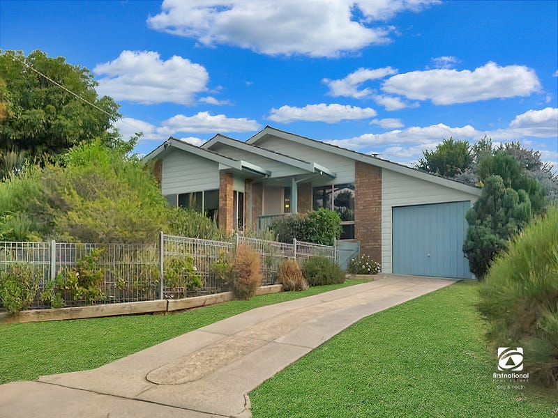 81 Lakeside Drive, Lake Tyers Beach, VIC 3909