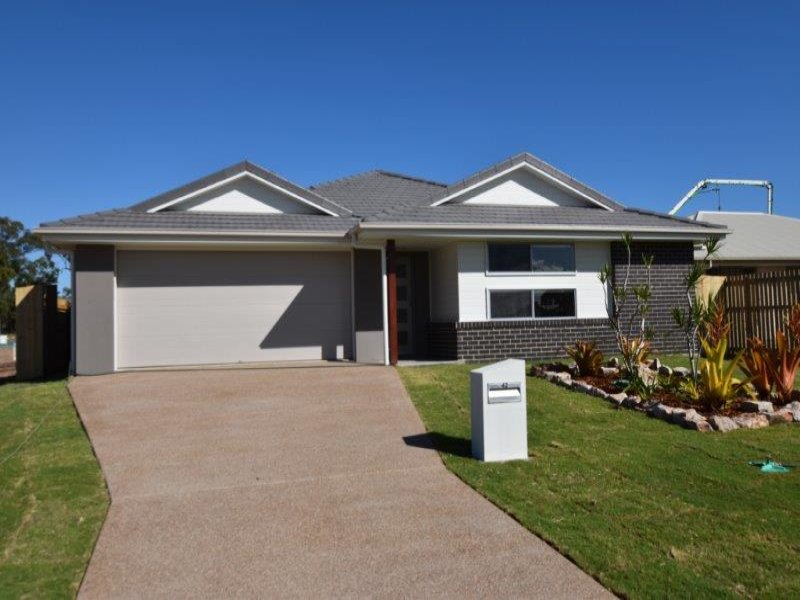 42 Bradman Way, Urangan, QLD 4655