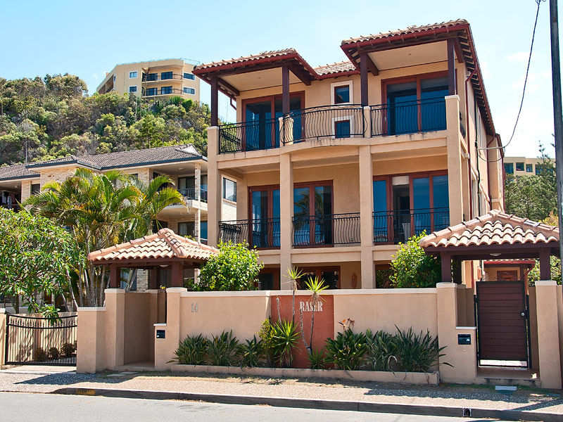 2/14 Fraser Avenue, Miami, QLD 4220