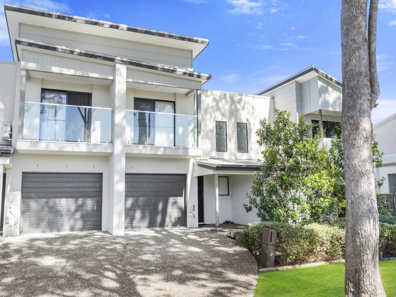 4749 Surman Street East, Birkdale, Qld 4159 Townhouse for Sale