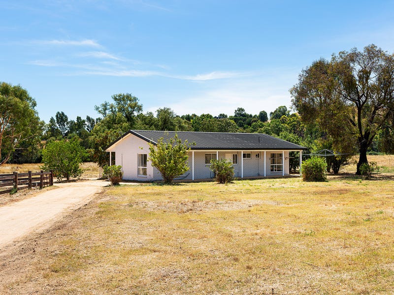 9 Short Street, Guildford, Vic 3451 Property Details