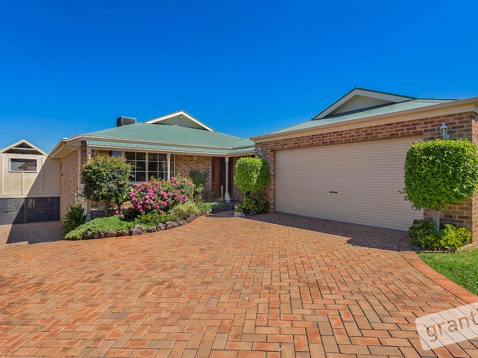 9 Highland Drive, Pakenham, VIC 3810
