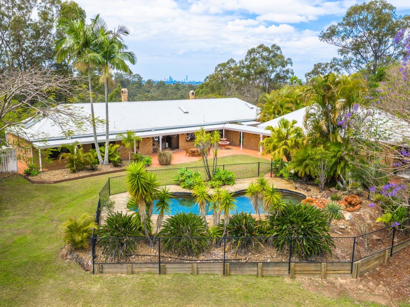 135 Country Crescent, Nerang, Qld 4211 Property Details