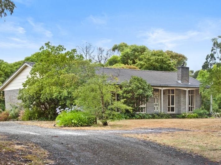 128 Fisken Road, Mount Helen, Vic 3350