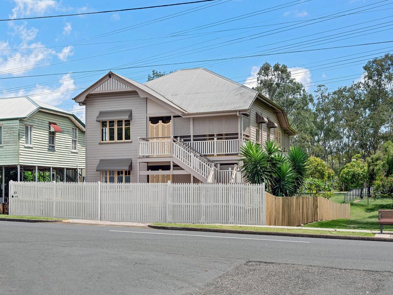 49 Englefield Road, Oxley, Qld 4075 Property Details