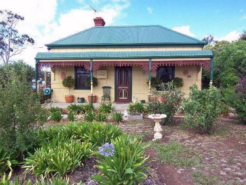 77 Main Street, Derrinallum, Vic 3325 Property Details