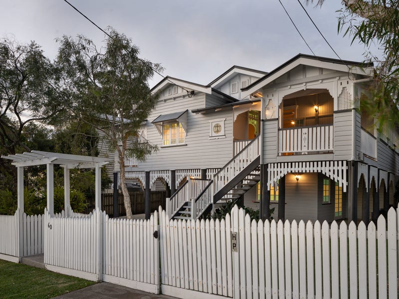 60 Real Avenue, Norman Park, QLD 4170