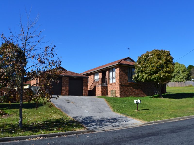 10 Paul Cres, Moss Vale, NSW 2577