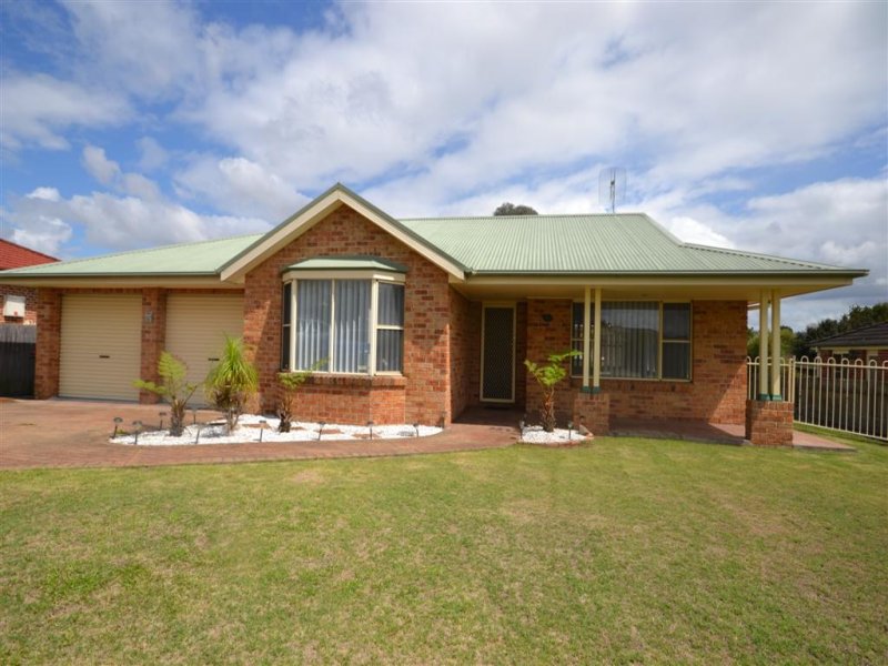 11 Illawarra Circuit, Worrigee, NSW 2540 Property Details