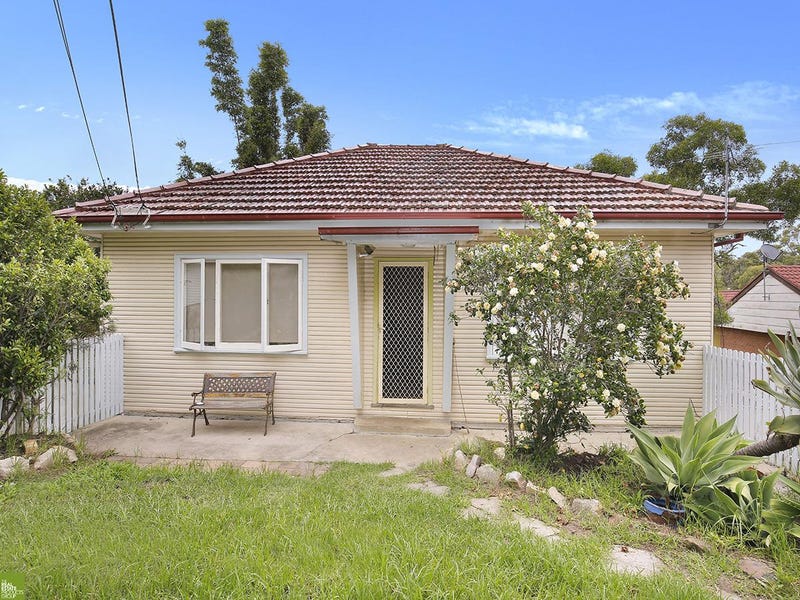 27 Bruce Street, Unanderra, NSW 2526
