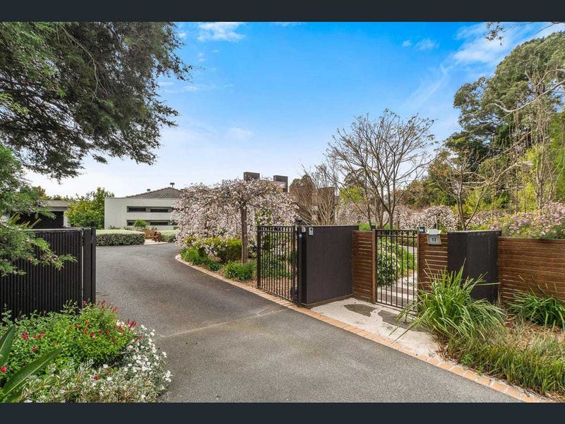 17 Rosedale Grove, Frankston South, VIC 3199