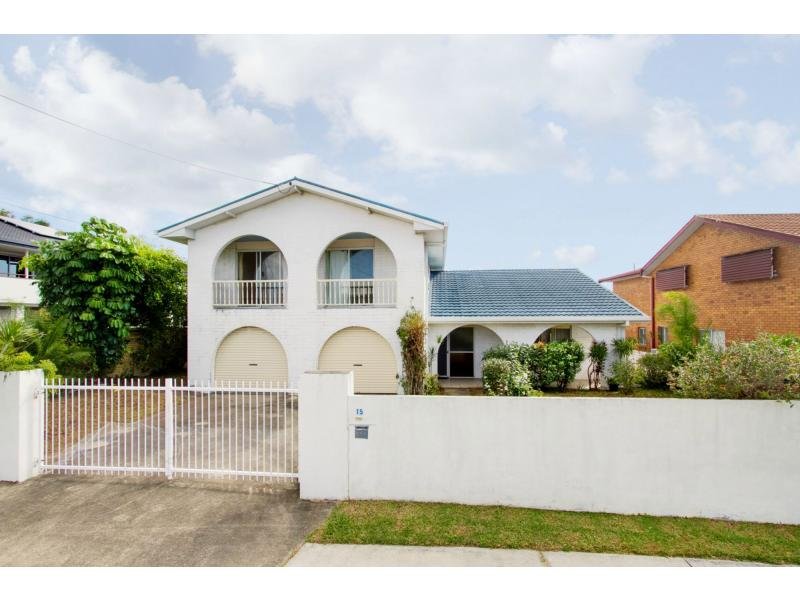 15 Seaview Parade, Elanora, Qld 4221 Property Details