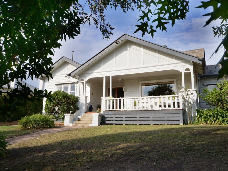 33 Robb Street, Bairnsdale, Vic 3875 Property Details