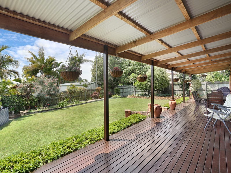 8 Kirk Place, Sandstone Point, QLD 4511