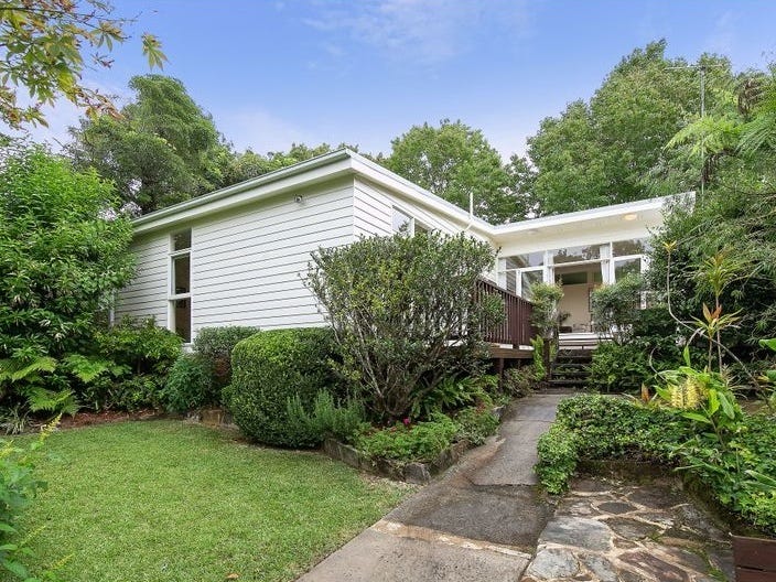 11 Ellalong Road, North Turramurra, NSW 2074