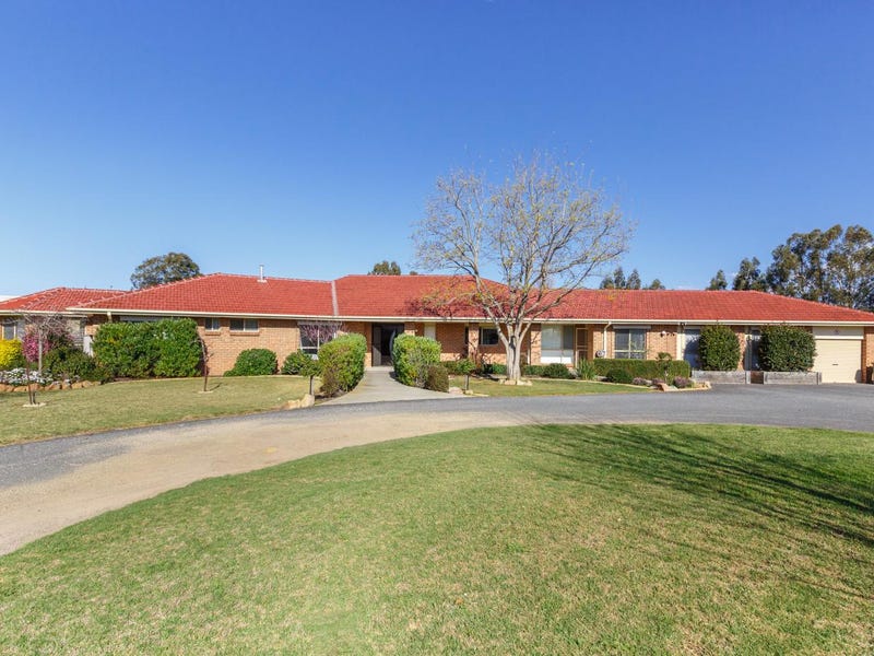 12 Rhodes Drive, Sale, VIC 3850