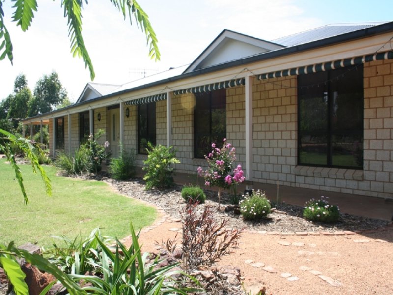 28R Debeaufort Drive, Dubbo, NSW 2830 Property Details