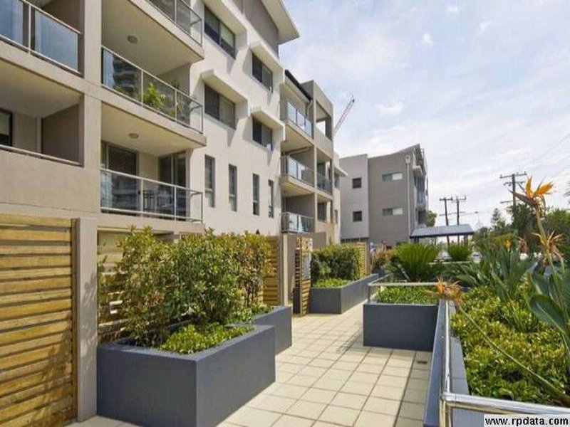 12 Bayview Street, Runaway Bay, QLD 4216