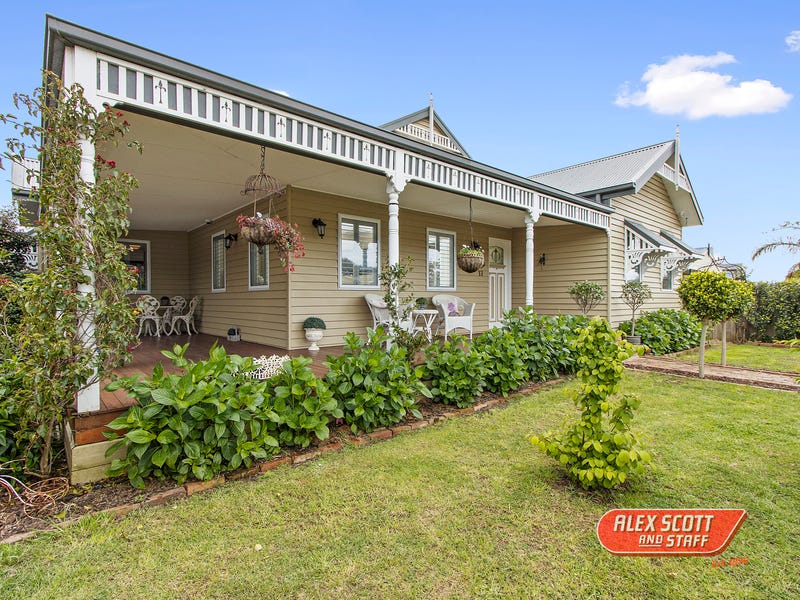 17 Katherine Circuit, Cowes, Vic 3922 Property Details