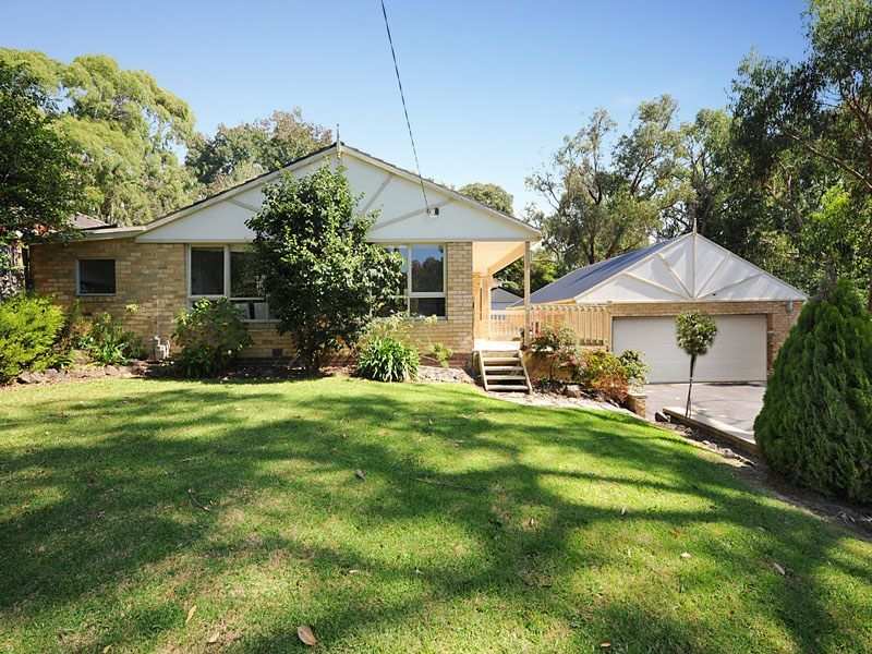 10 Currawong Road, Montrose, VIC 3765