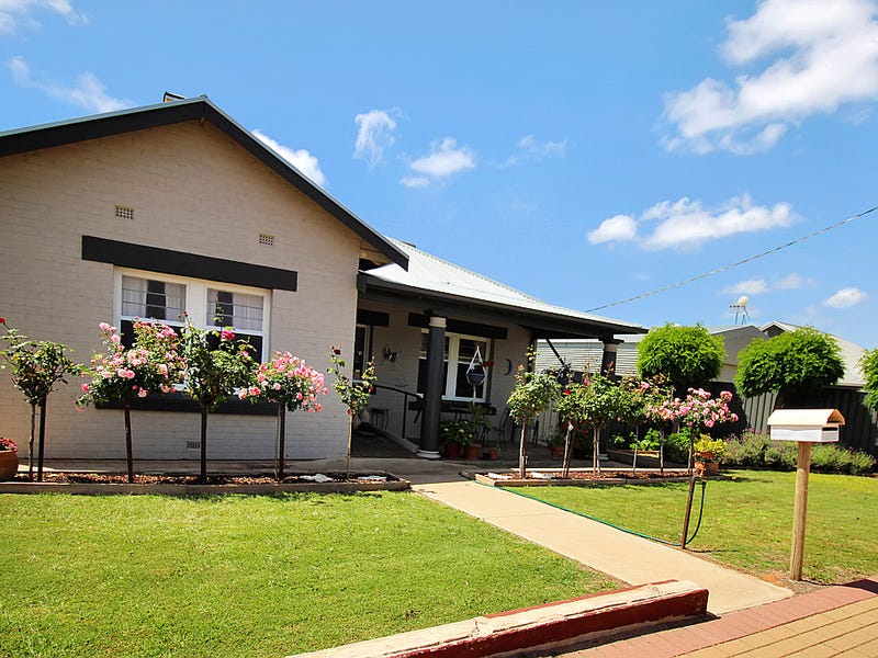 24 Lawrie Terrace, Waikerie, SA 5330 Property Details