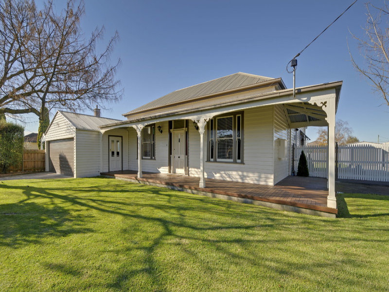 18 Loch Park Road, Traralgon, Vic 3844 Property Details