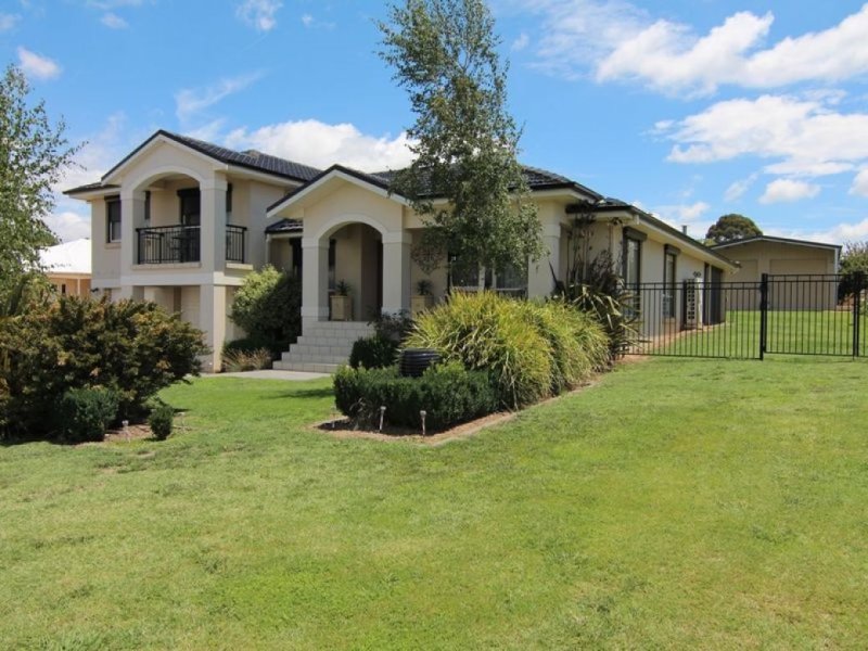 9 McIntosh Street, Orange, NSW 2800 Property Details