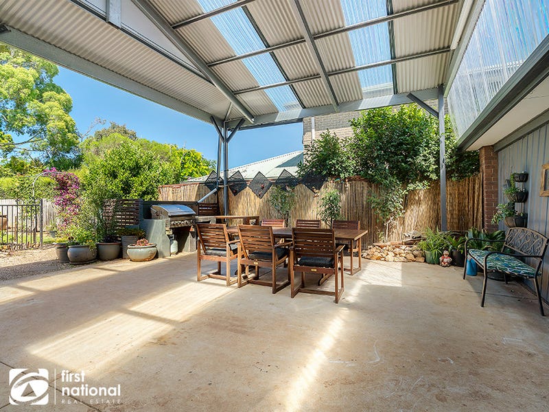 6 Batterbee Drive, Mooroolbark, Vic 3138 Property Details