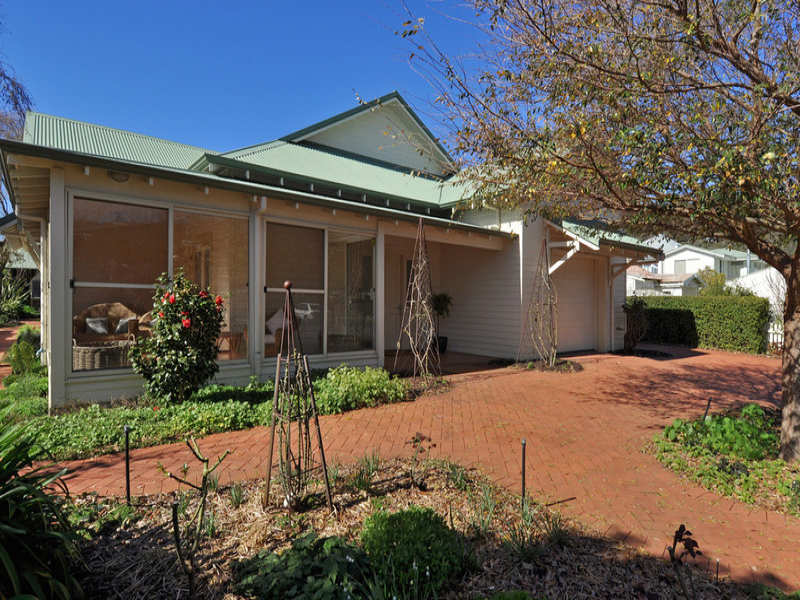 18 Garden Street, Middleton Beach, WA 6330