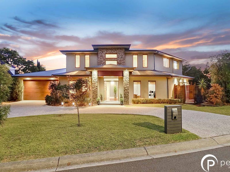 19 Quarry Hills Drive, Berwick, Vic 3806 Property Details