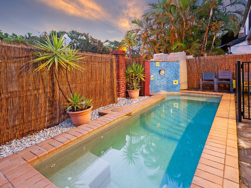 28 Estate Place, Holland Park West, QLD 4121