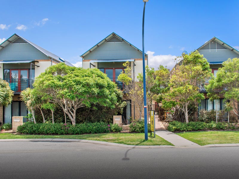 17/2022 Lake Street, Rockingham, WA 6168