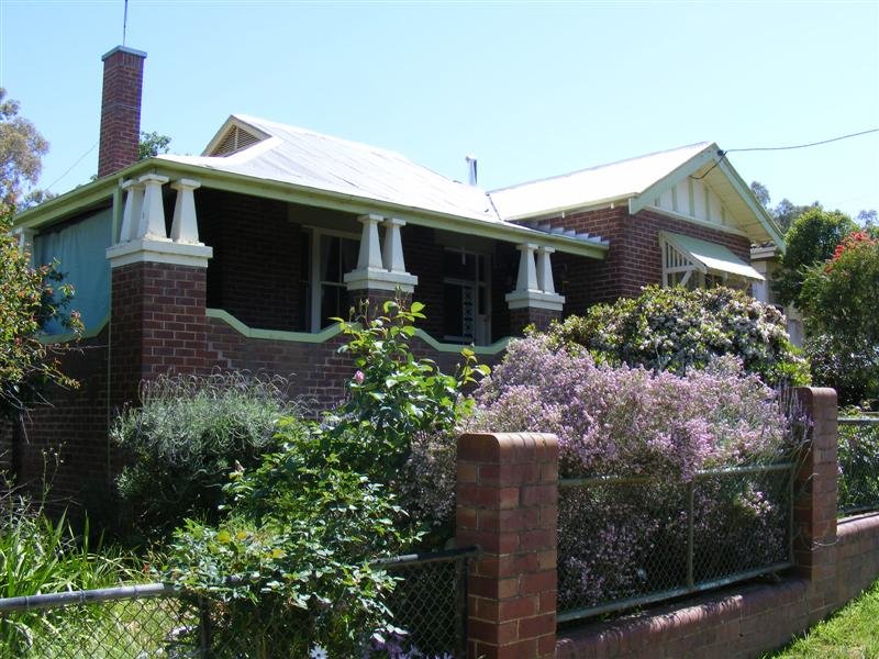 70 Lynch Street, Cowra, NSW 2794 - realestate.com.au