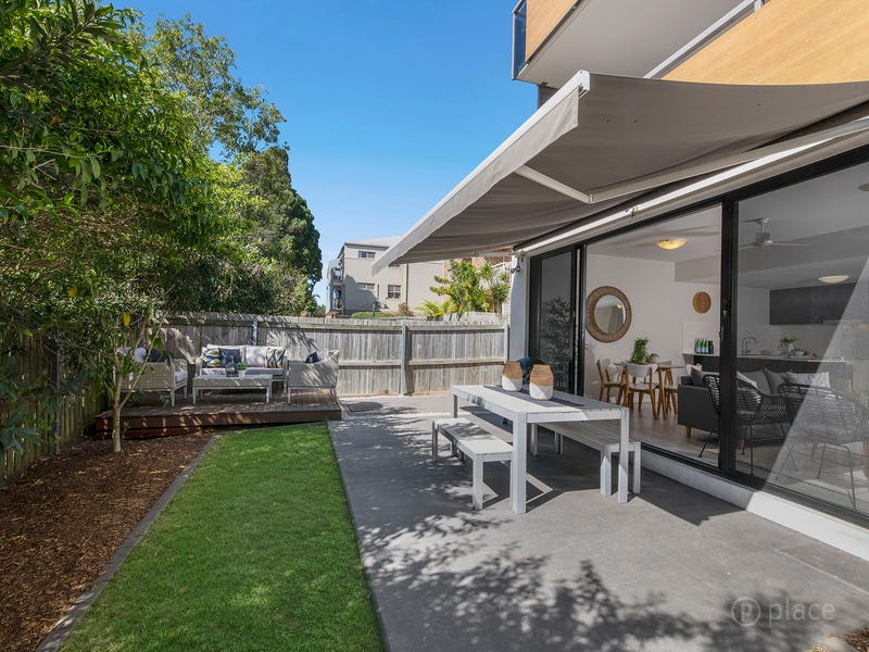 2/35 Crown Street, Holland Park West, Qld 4121 Unit for Sale